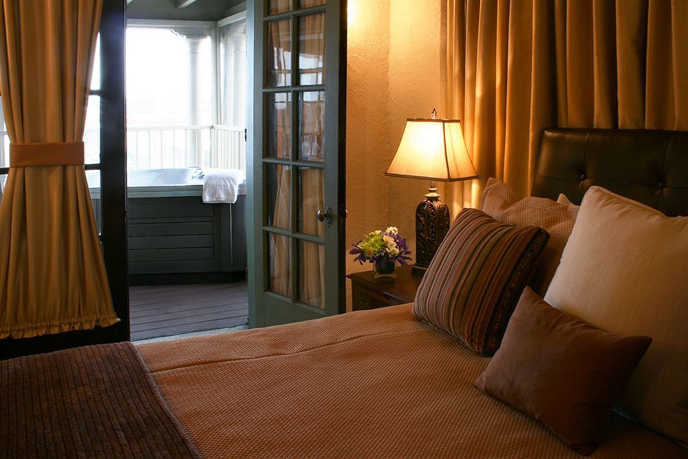 Hotel Baker เซนต์ชาร์ลส์ ภายนอก รูปภาพ